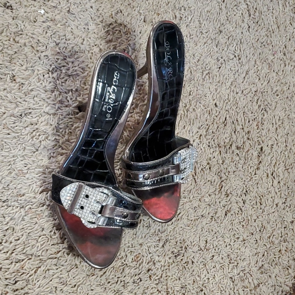Buckle heels